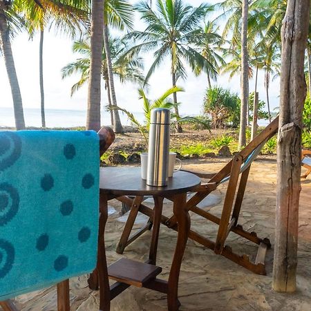 Hibiscus Beach House Pangani Экстерьер фото